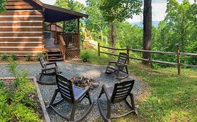 Cozy Cabin With Hot Tub And Smoky Mountain Views!