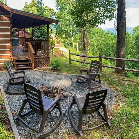 Cozy Cabin With Hot Tub And Smoky Mountain Views! Bryson City Exterior photo