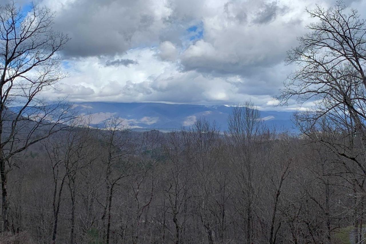 Cozy Cabin With Hot Tub And Smoky Mountain Views! Bryson City Exterior photo