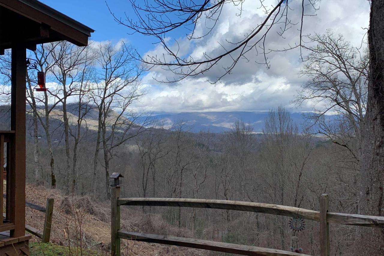 Cozy Cabin With Hot Tub And Smoky Mountain Views! Bryson City Exterior photo