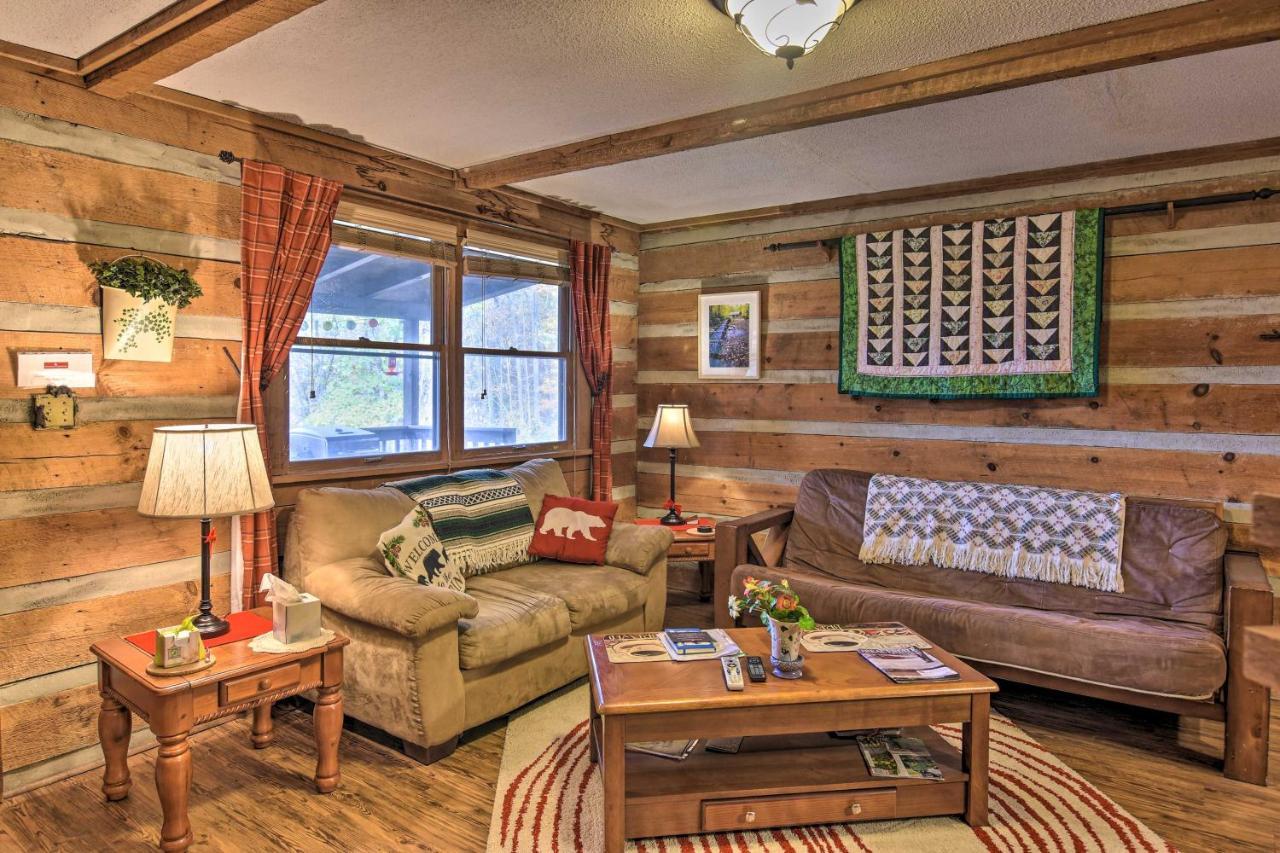 Cozy Cabin With Hot Tub And Smoky Mountain Views! Bryson City Exterior photo