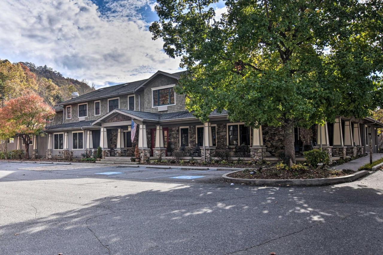 Cozy Cabin With Hot Tub And Smoky Mountain Views! Bryson City Exterior photo