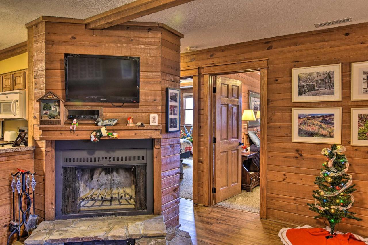 Cozy Cabin With Hot Tub And Smoky Mountain Views! Bryson City Exterior photo