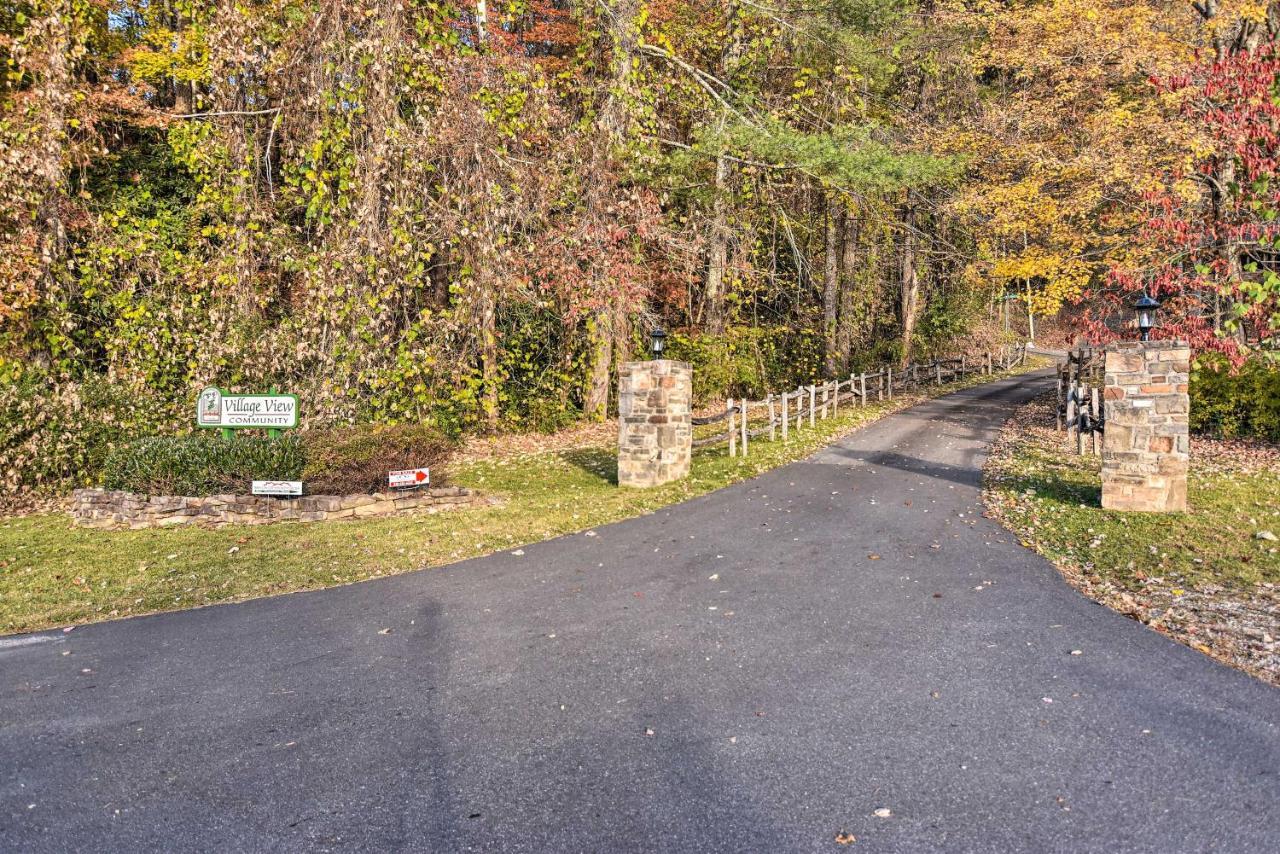 Cozy Cabin With Hot Tub And Smoky Mountain Views! Bryson City Exterior photo